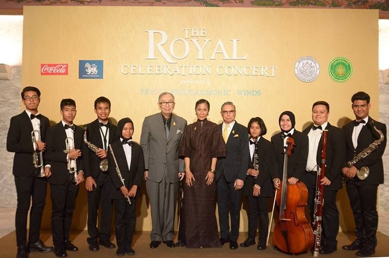 8 นักดนตรีจากวงออร์เคสตร้าเยาวชนเทศบาลนครยะลา ร่วมการแสดงดนตรีเฉลิมพระเกียรติ THE ROYAL CELEBRATION CONCERT
