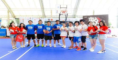 The AirAsia All Star Team (in blue jerseys) takes part in the NBA 3X Thailand 2012