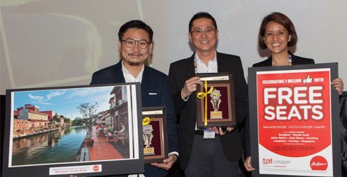 แอร์เอเชีย คว้า 2 รางวัลจากงาน 27th ASEANTA Awards for Excellence 2013 รางวัล Best Asean Tourism Photo และ Best Asean Marketing & Promotional Campaign