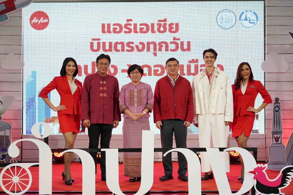 AirAsia's fully-booked Don Mueang-Lampang inaugural flight carries celebrity Mikey Panitan home