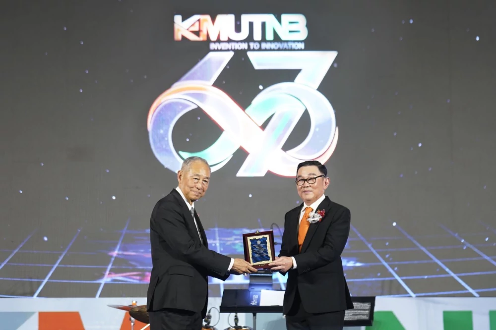 CEO TEKA รับโล่ศิษย์เก่าดีเด่น สะท้อนความเป็นผู้นำองค์กรคุณภาพ